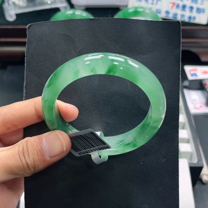 石英质玉（非洲翠）未镶嵌手镯