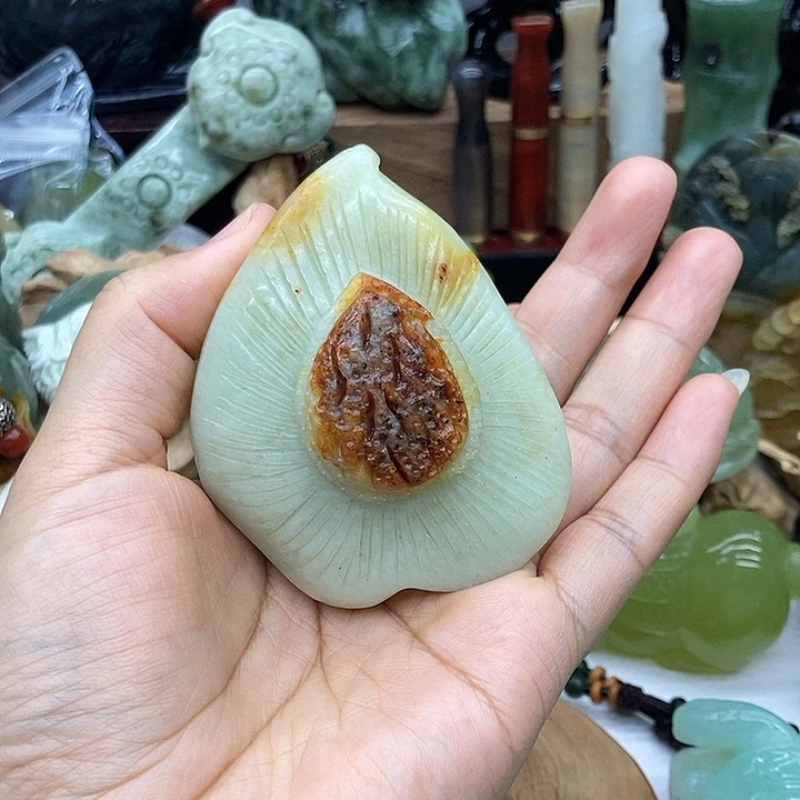 岫玉未镶嵌手把件