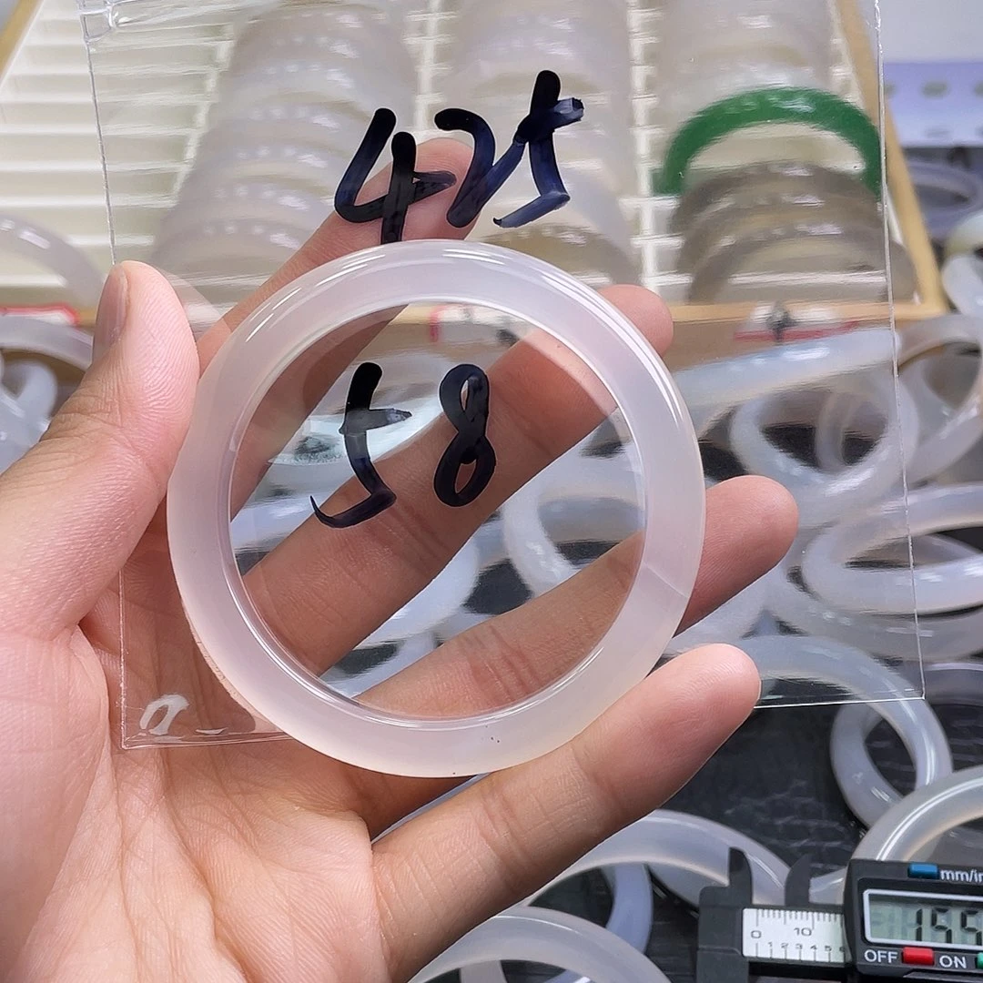 玛瑙/玉髓手镯未镶嵌425