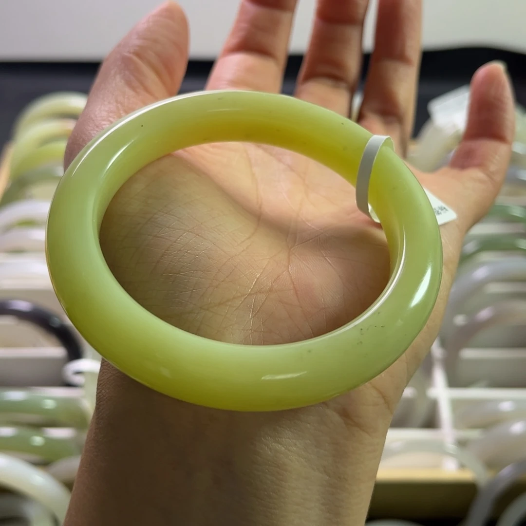 和田玉手镯59圈口未镶嵌