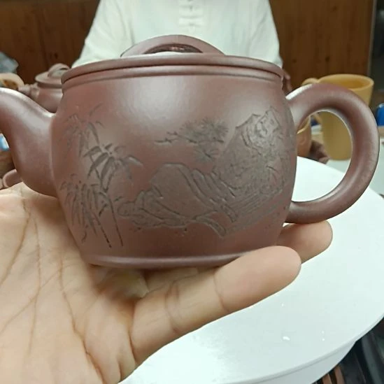 紫砂茶壶工作人员