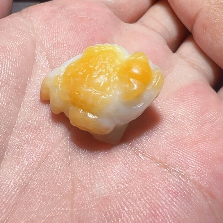 和田玉未镶嵌颈饰婕****）