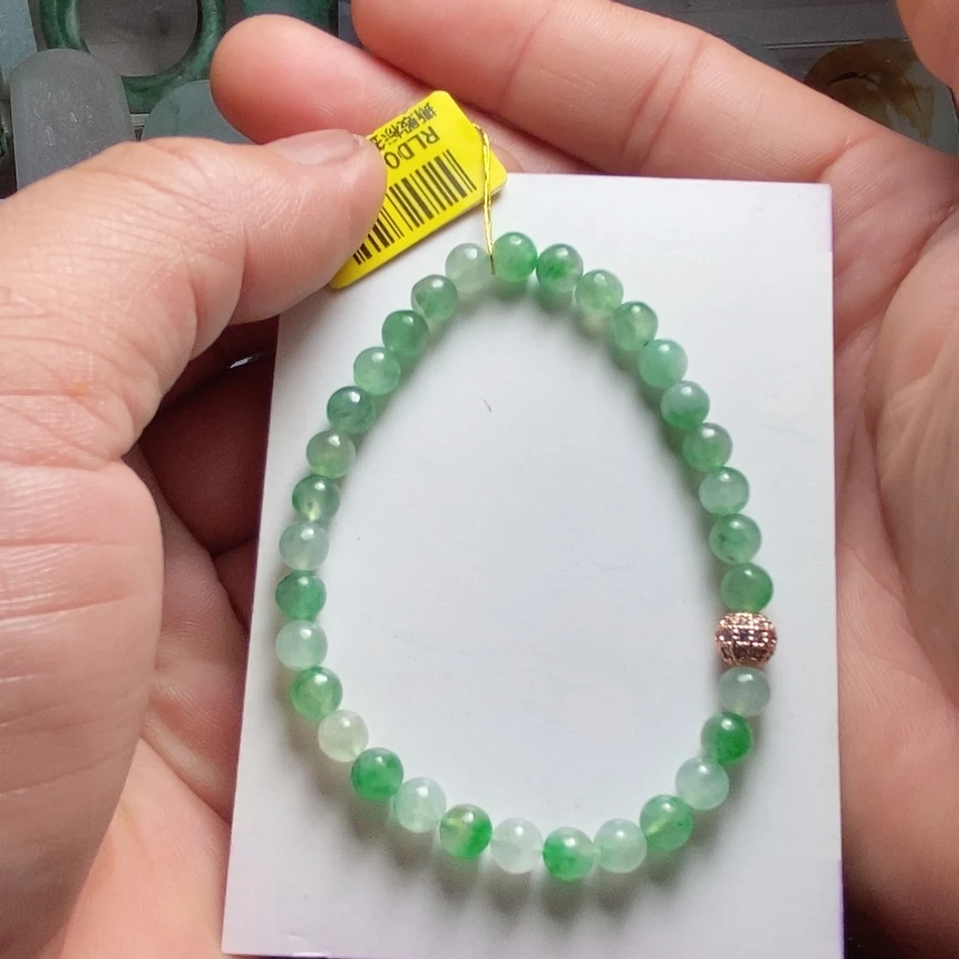 翡翠未镶嵌颈饰翡