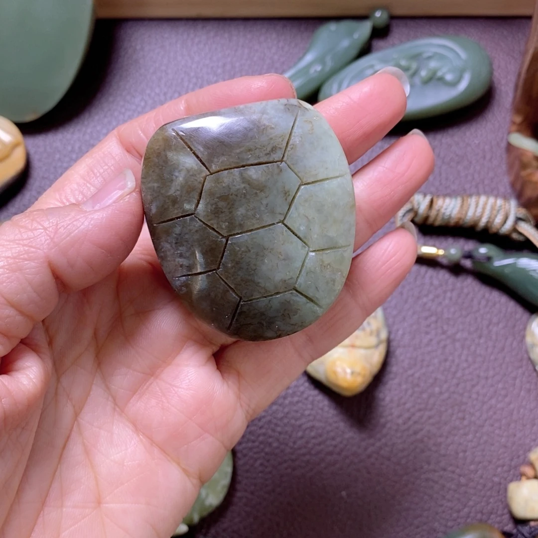 岫岩河磨玉（透闪石质玉）挂件未镶嵌