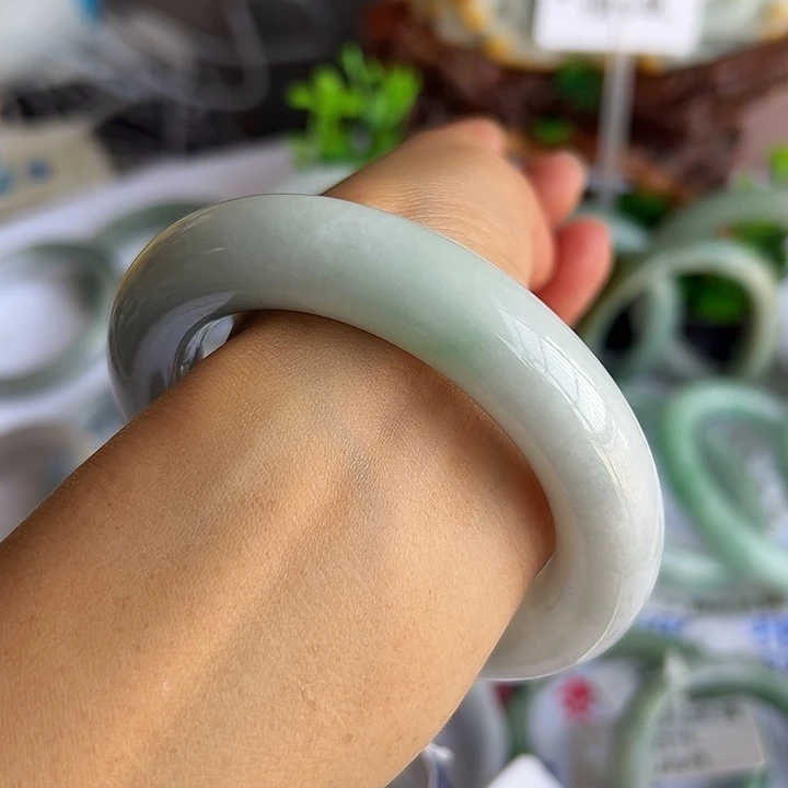 翡翠未镶嵌手镯纯天然缅甸A货翡翠大胖圆白底青福利镯55.2