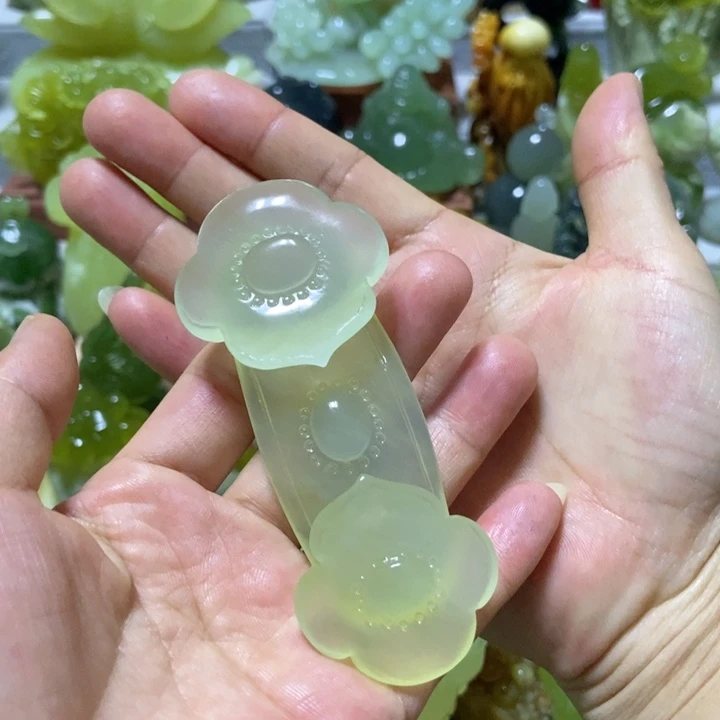 【闪购商品】未镶嵌蛇纹石玉把件琨