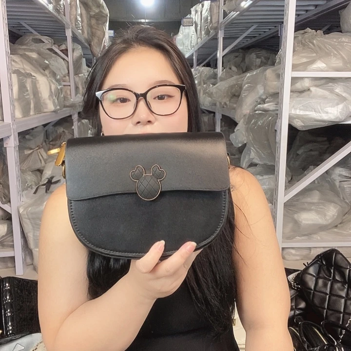 PU黄牛皮（革）PVC时尚潮流时尚