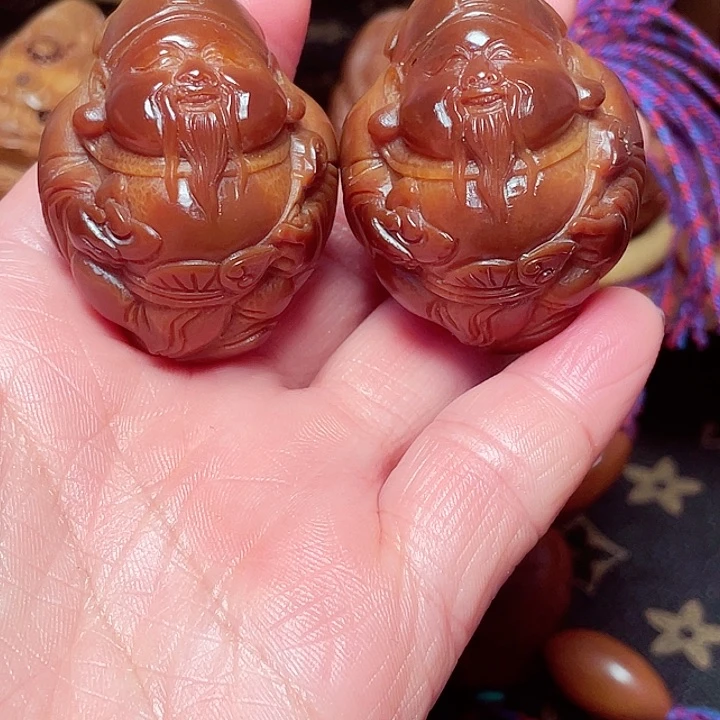 吊坠橄榄核玉华财神