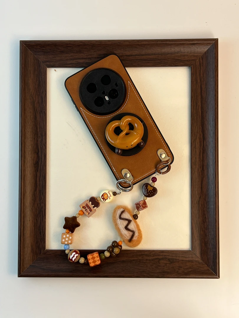 品申原创棕色笑脸面包磁吸支架手提链适用华为mate80pro手机壳