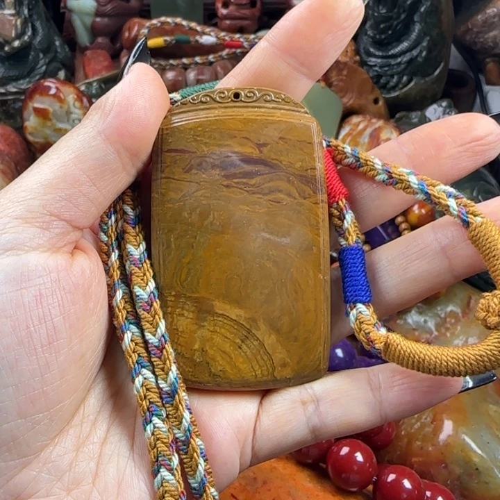 透闪石质玉未镶嵌珠宝奇石