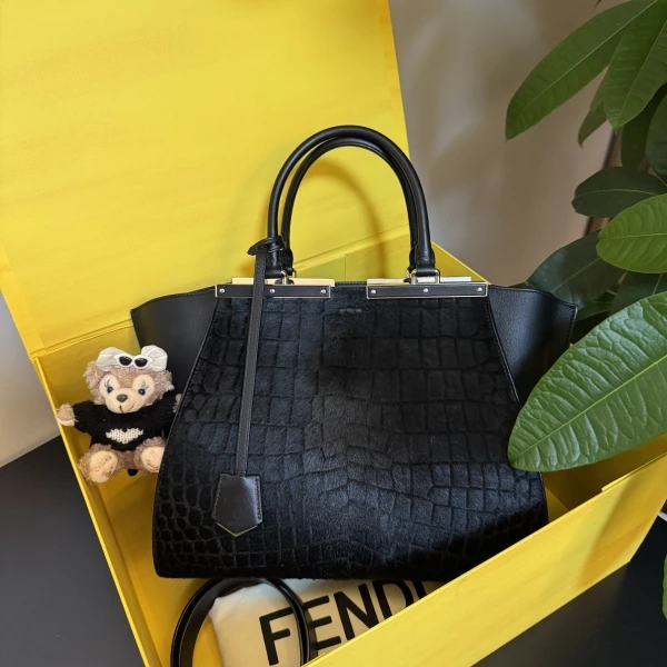 芬迪/包包/30✖️25✖️14/C8858299022