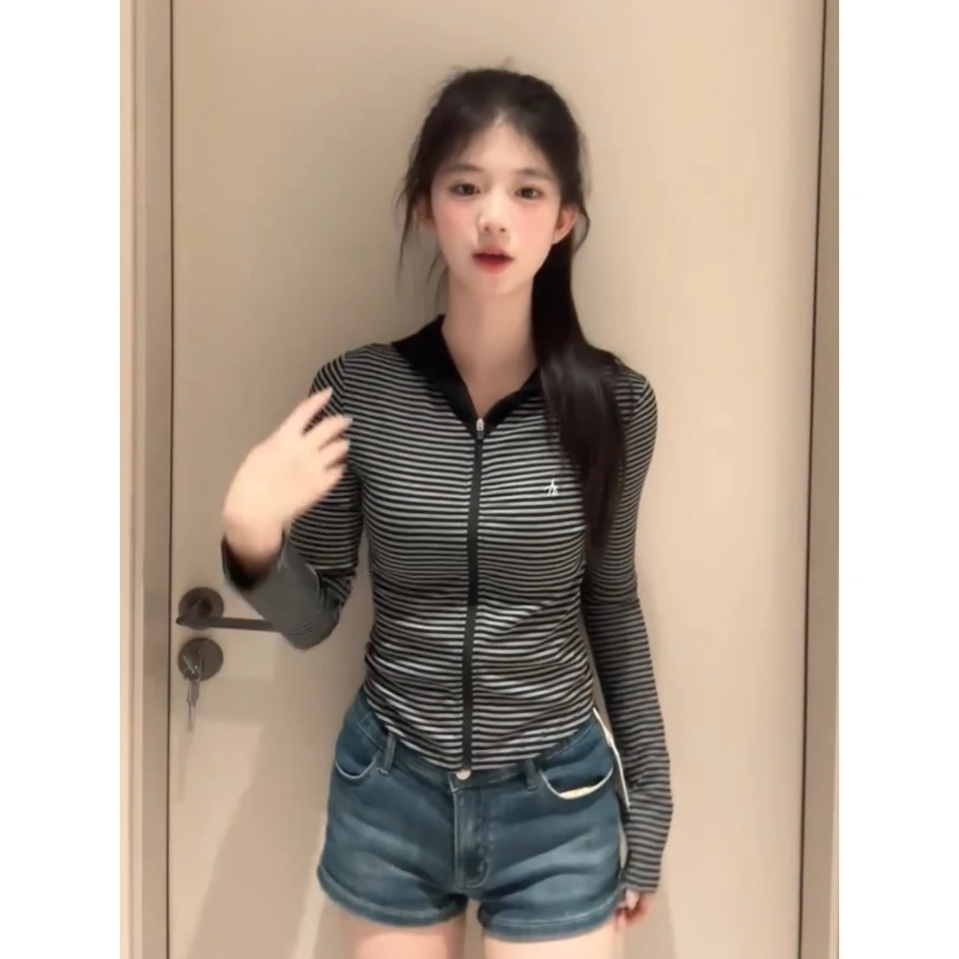 条纹长袖拉链开衫女春秋新款修身显瘦百搭气质韩版小众设计感上衣