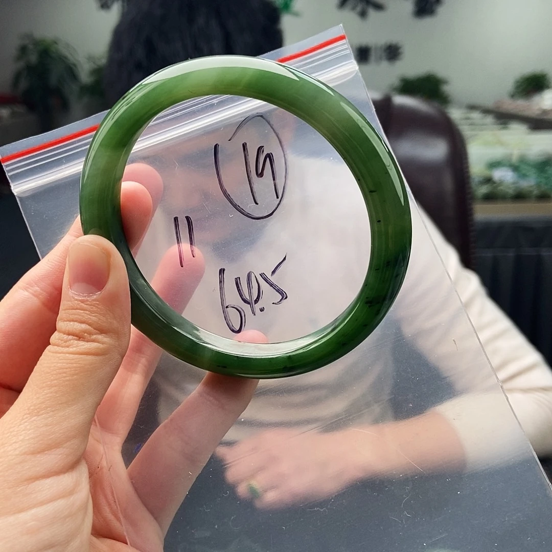 和田玉未镶嵌手镯拍一发一