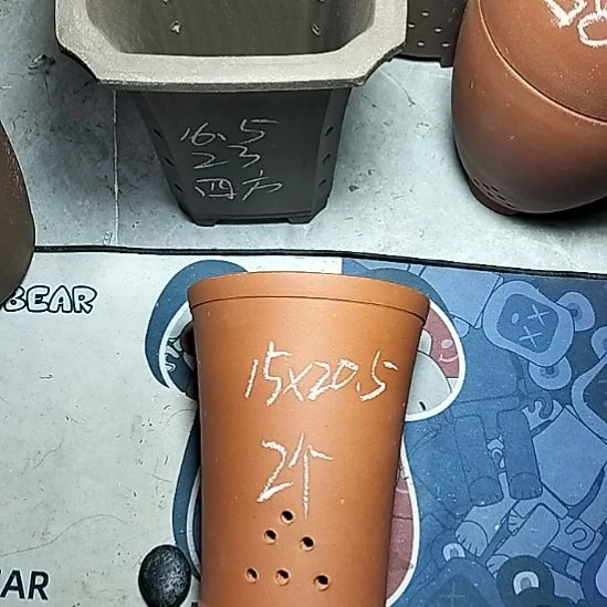 红泥新品两个花盆微瑕