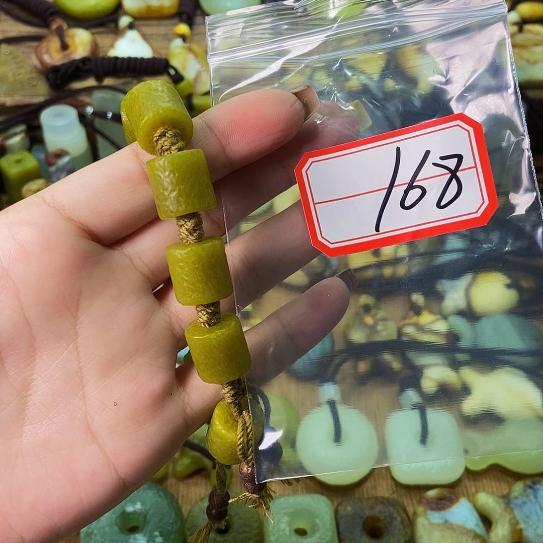 未镶嵌蛇纹石玉挂件探****子