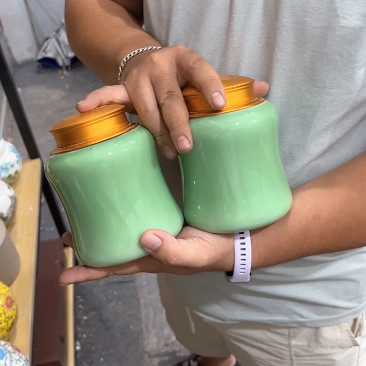 瑕疵福利品陶瓷茶叶罐介意勿拍