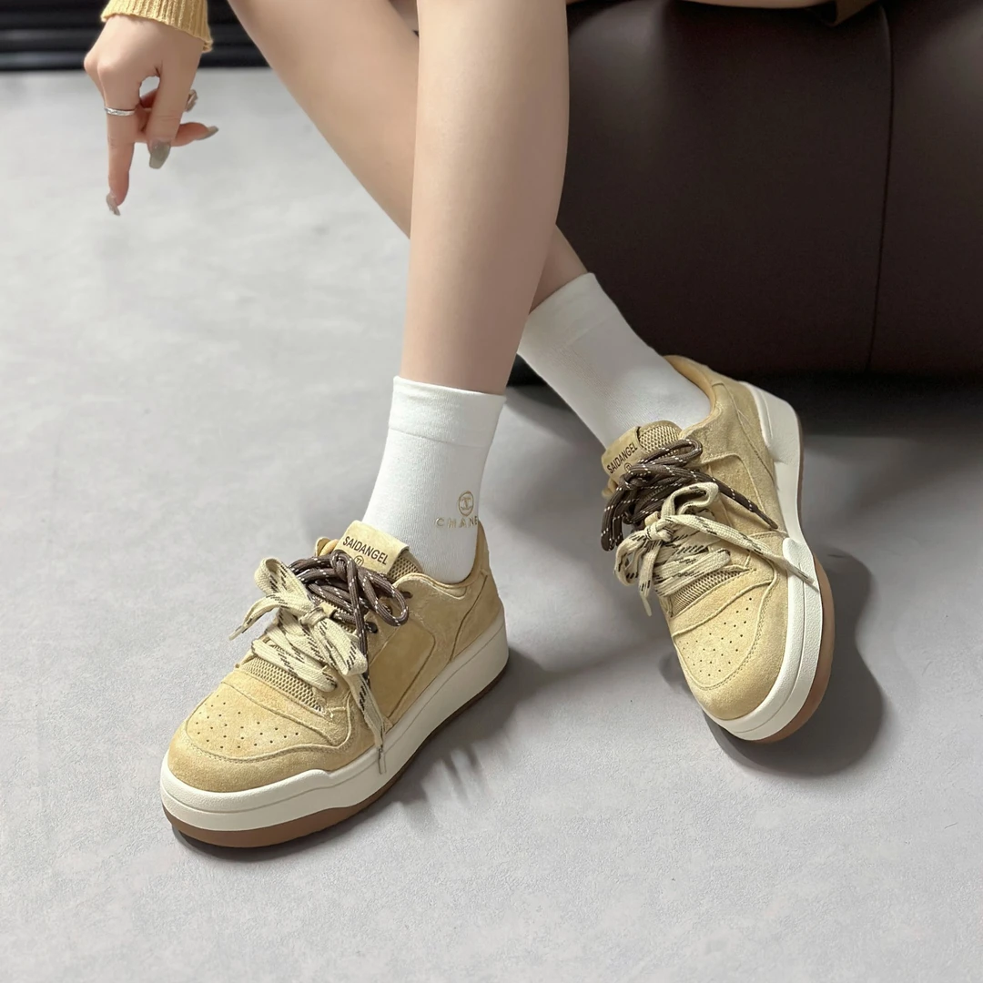 潮流轻薄休闲鞋女透气百搭真皮网鞋时尚小众女士运动鞋极简四季猪