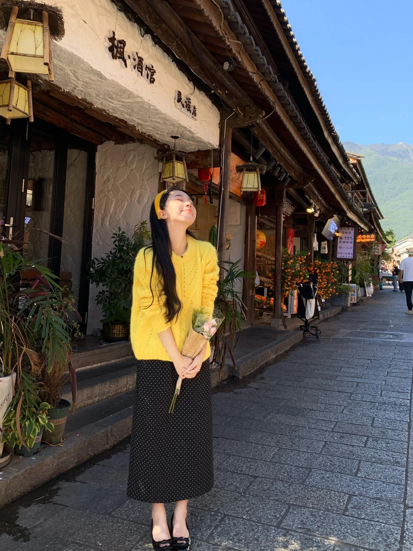 【阳光花语】INS高级感气质黄色针织减龄显瘦百搭黑波点半身裙套装