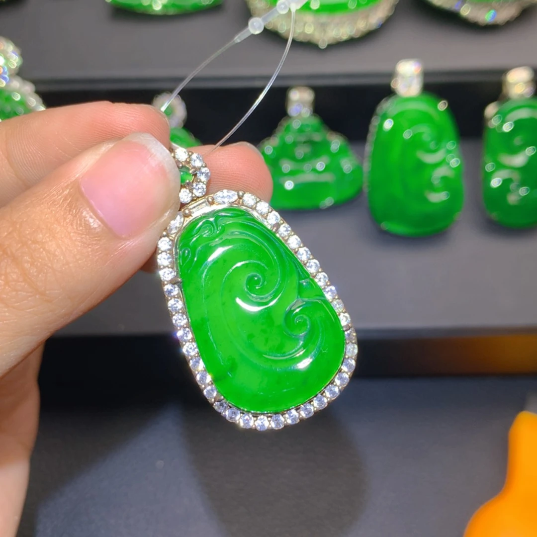 【闪购商品】吊坠(不含链)银S925镶嵌翡翠