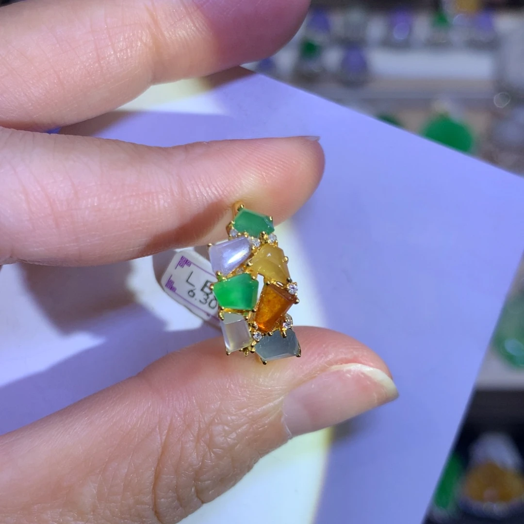 翡翠挂件18K金镶嵌翡翠