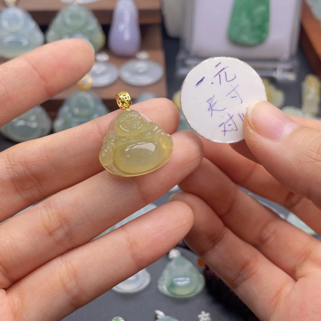 颈饰未镶嵌翡翠18×20×6.3mm