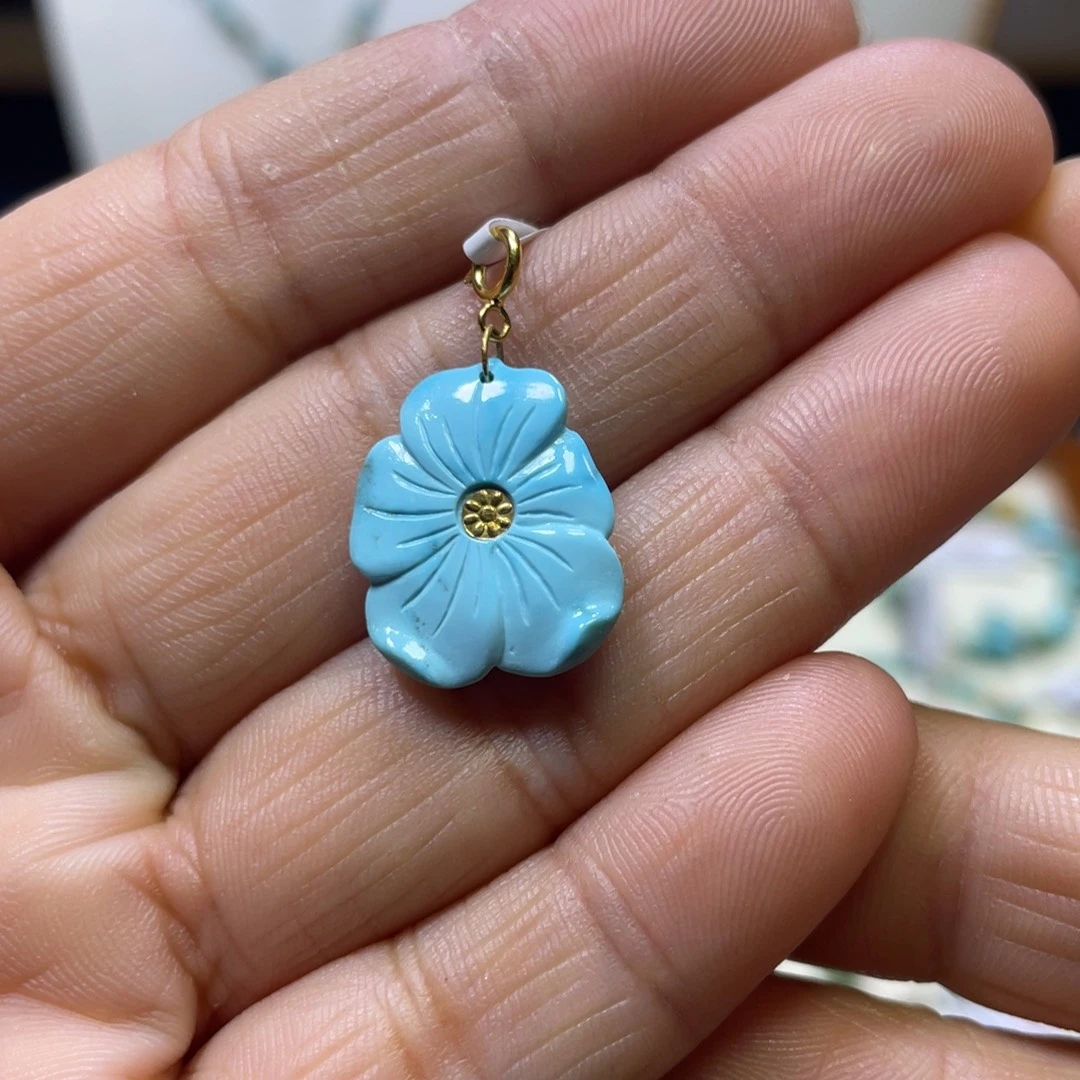 绿松石18K金镶嵌挂件