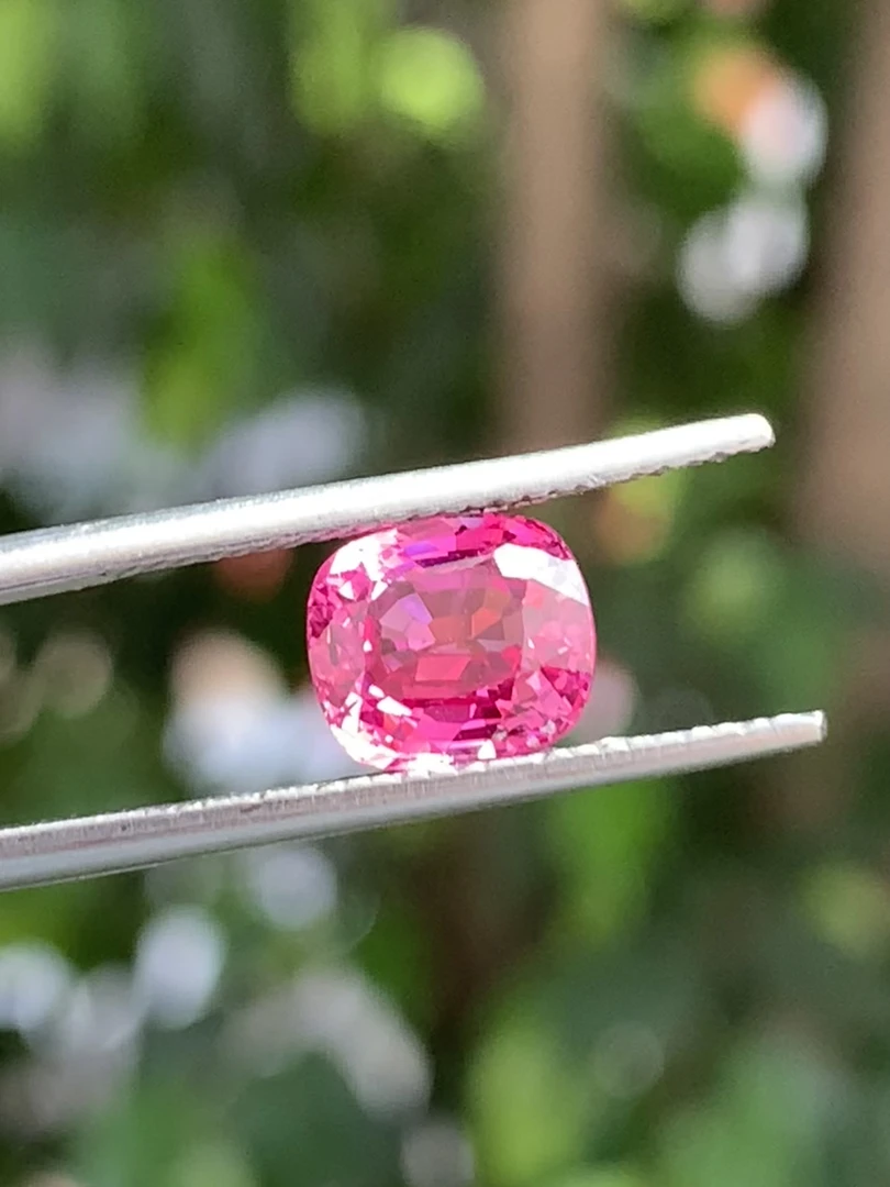 吉尔德抹谷粉色绝地尖晶石裸石2.15ct 尺寸7.69×6.79×4.72