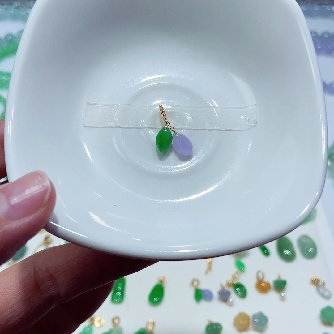 翡翠未镶嵌手链18 K金镶嵌天然缅甸翡翠A货卡