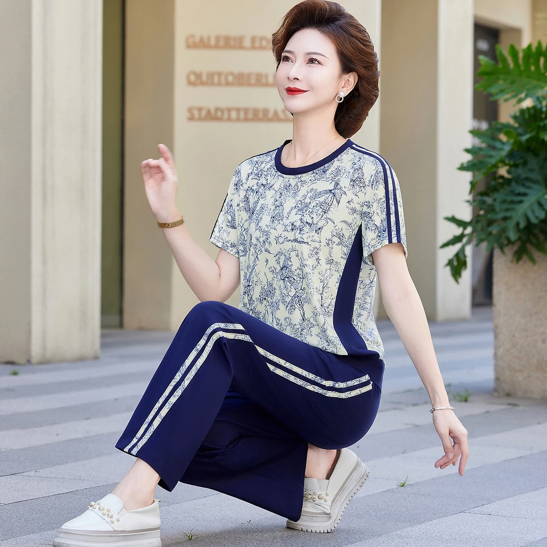 中老年妈妈夏季时尚休闲冰丝短袖运动服套装女速干印花T恤两件套
