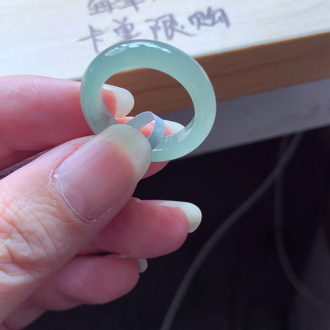 翡翠未镶嵌颈饰吊坠