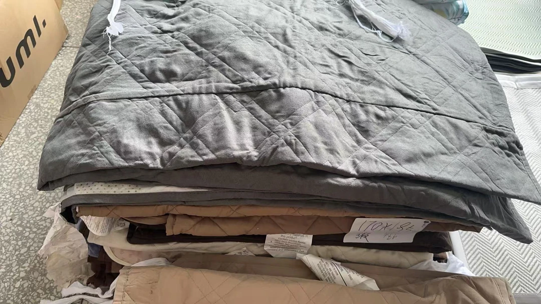 《兵哥外贸》120*180杂款多人化纤沙发垫 发一张 瑕疵 不挑色