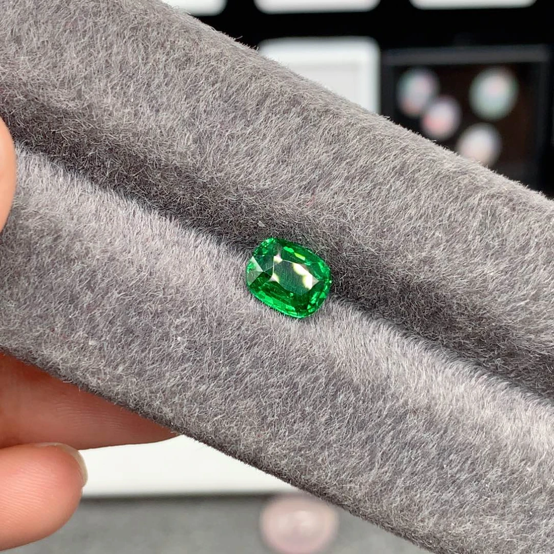 石榴石（沙弗莱）裸石未镶嵌1.52克拉