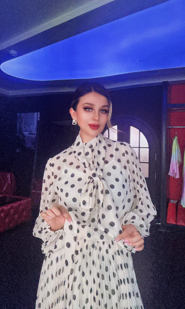 A字裙波点中腰长款黑白百搭套装