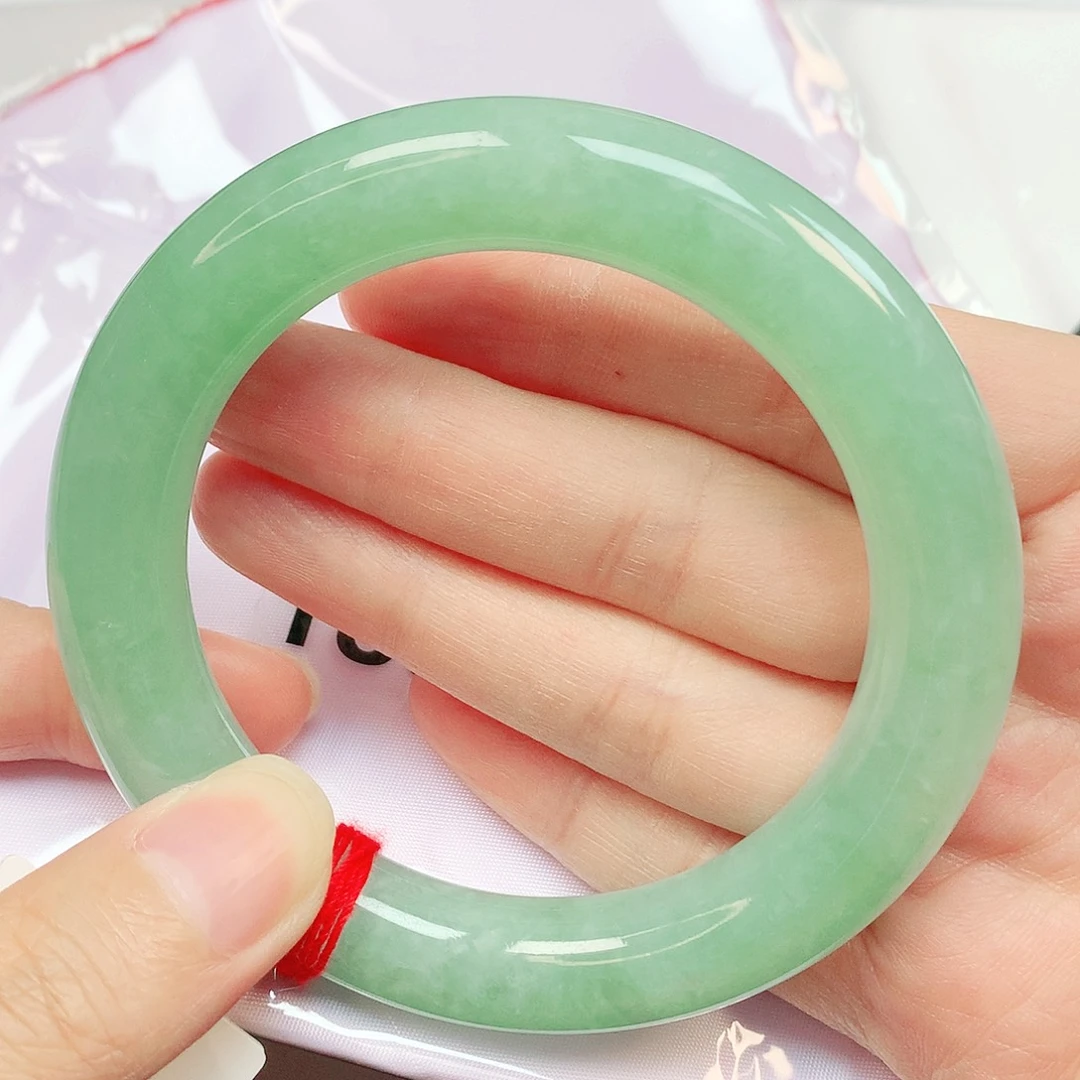 翡翠未镶嵌手镯抖音189