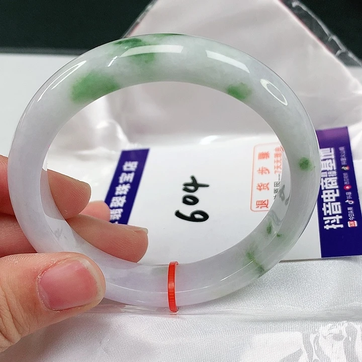 翡翠手镯未镶嵌翡翠