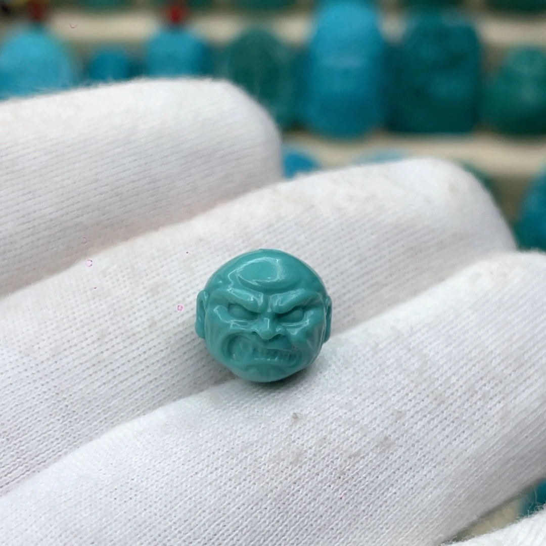 足铂镶嵌绿松石颈饰卡10