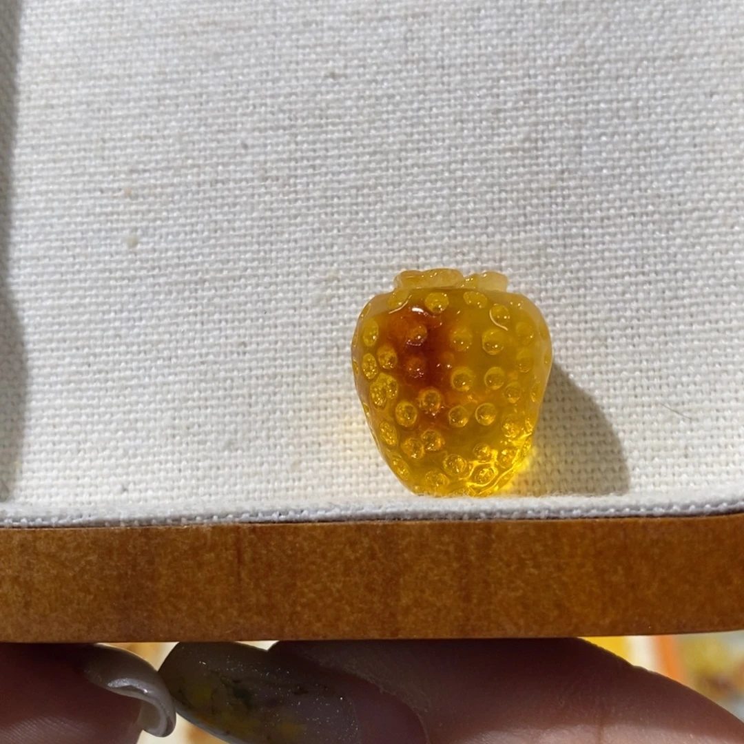 蜜蜡未镶嵌裸石草莓