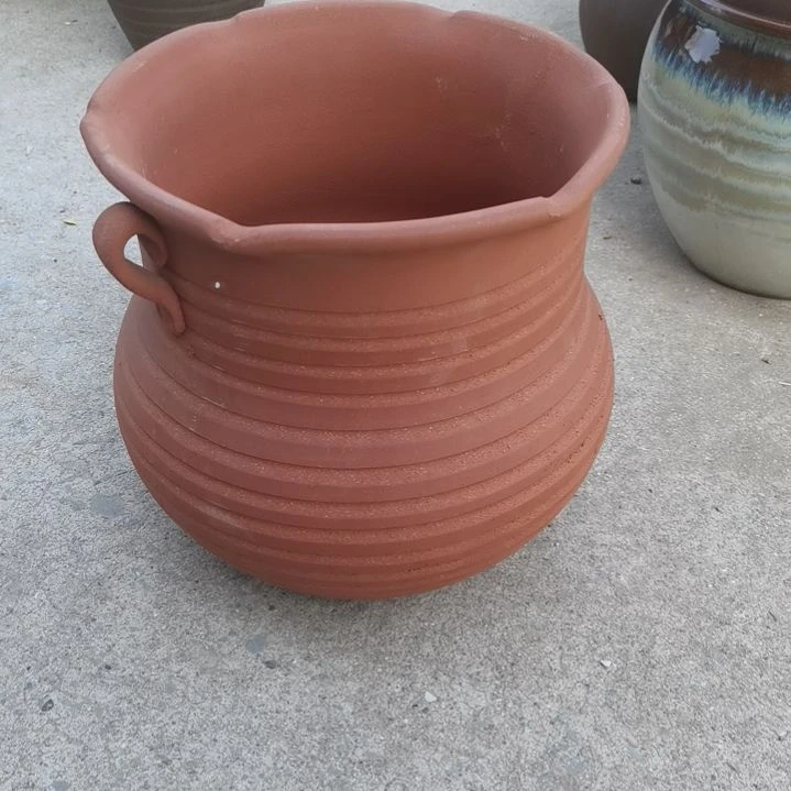 红陶口26高28瑕疵底裂