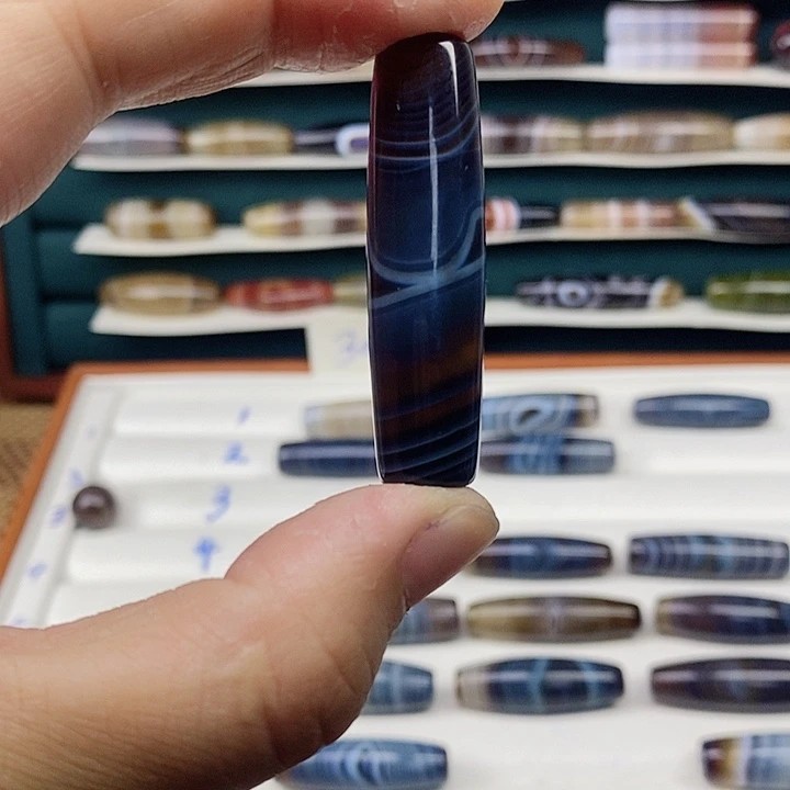 芝***芝玛瑙/玉髓未镶嵌颈饰