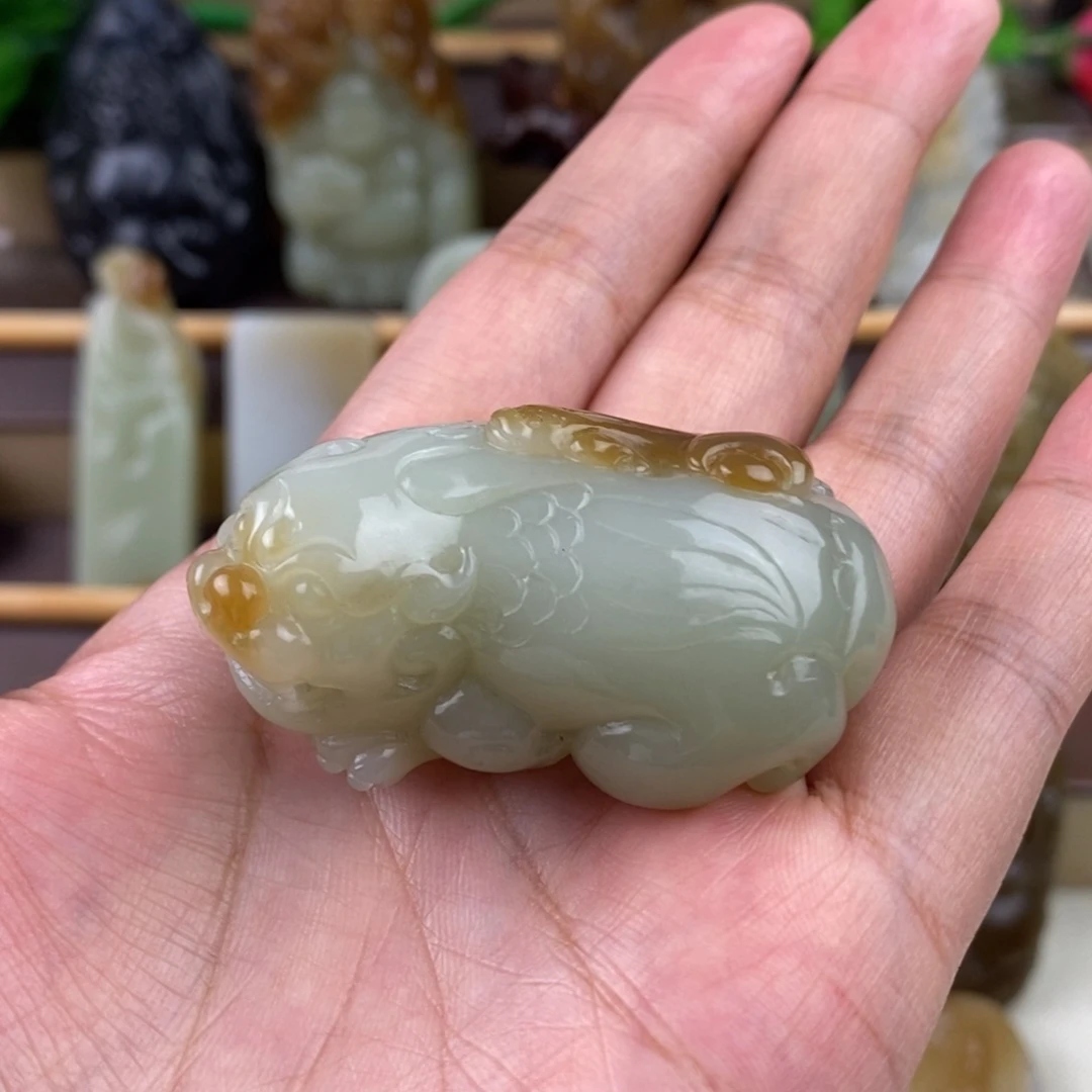 @***哥和田玉未镶嵌颈饰