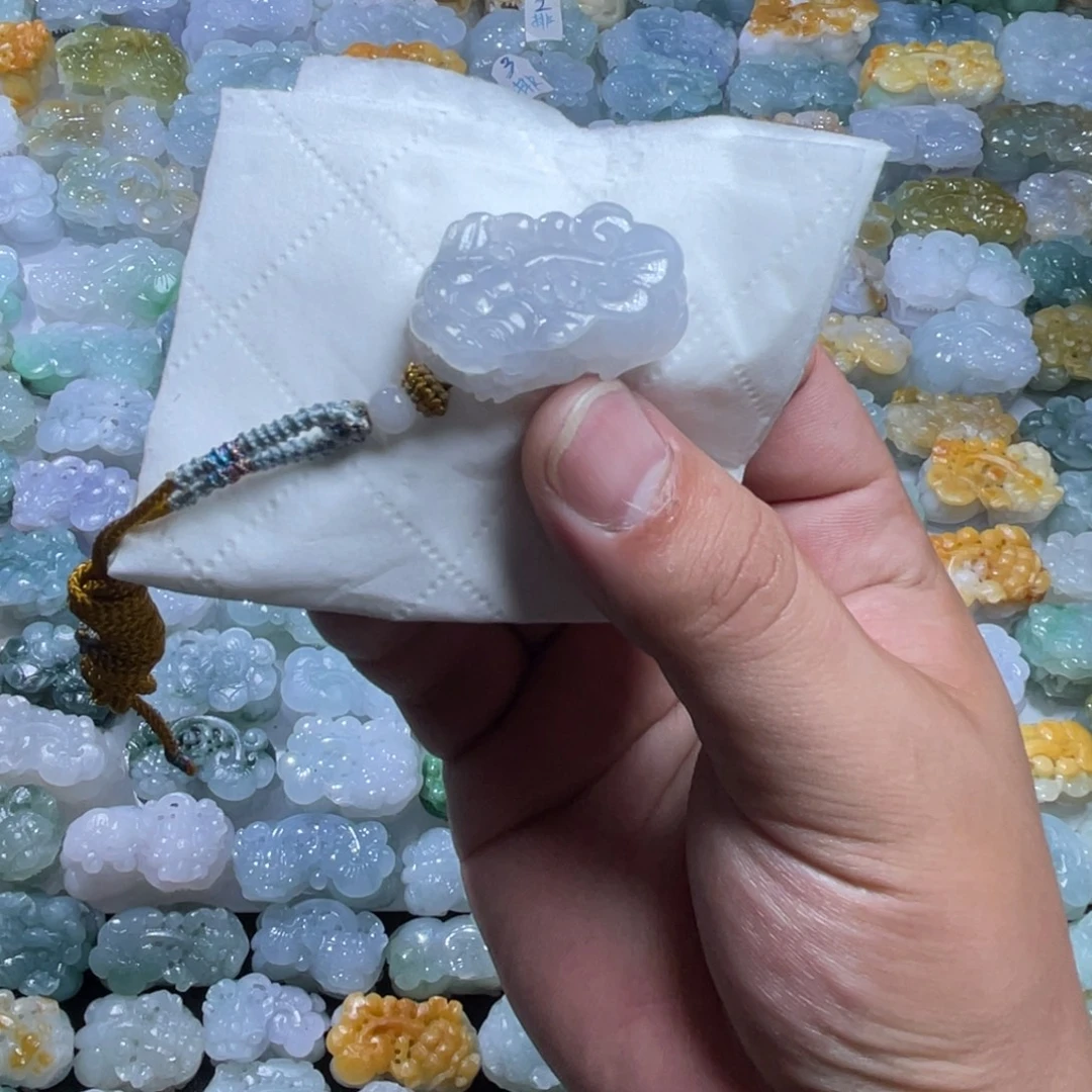 颈饰未镶嵌翡翠天然