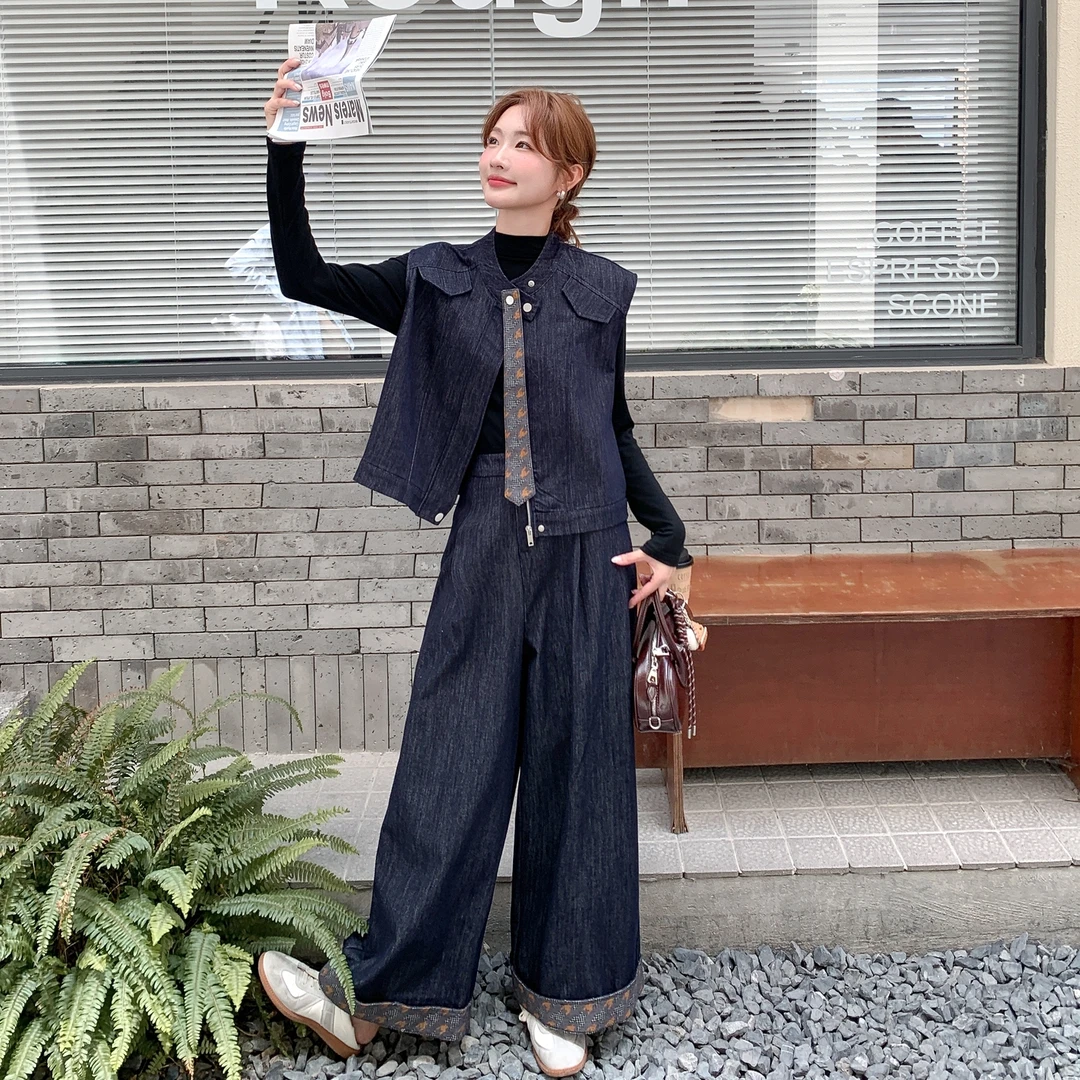 老钱风松弛感牛仔套装女早秋巨好看的印花拼接阔腿裤马甲两件套