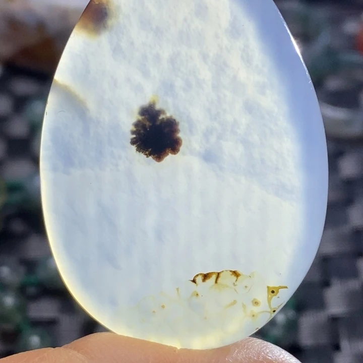 玛瑙/玉髓颈饰未镶嵌曾**时