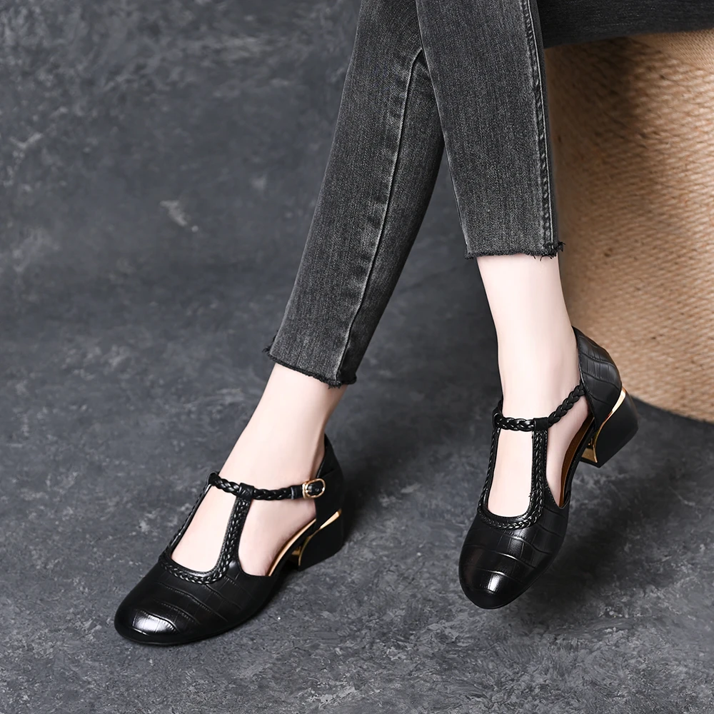 头层牛皮圆头编织压花纹中空凉鞋女2025气质百搭低跟简约单鞋