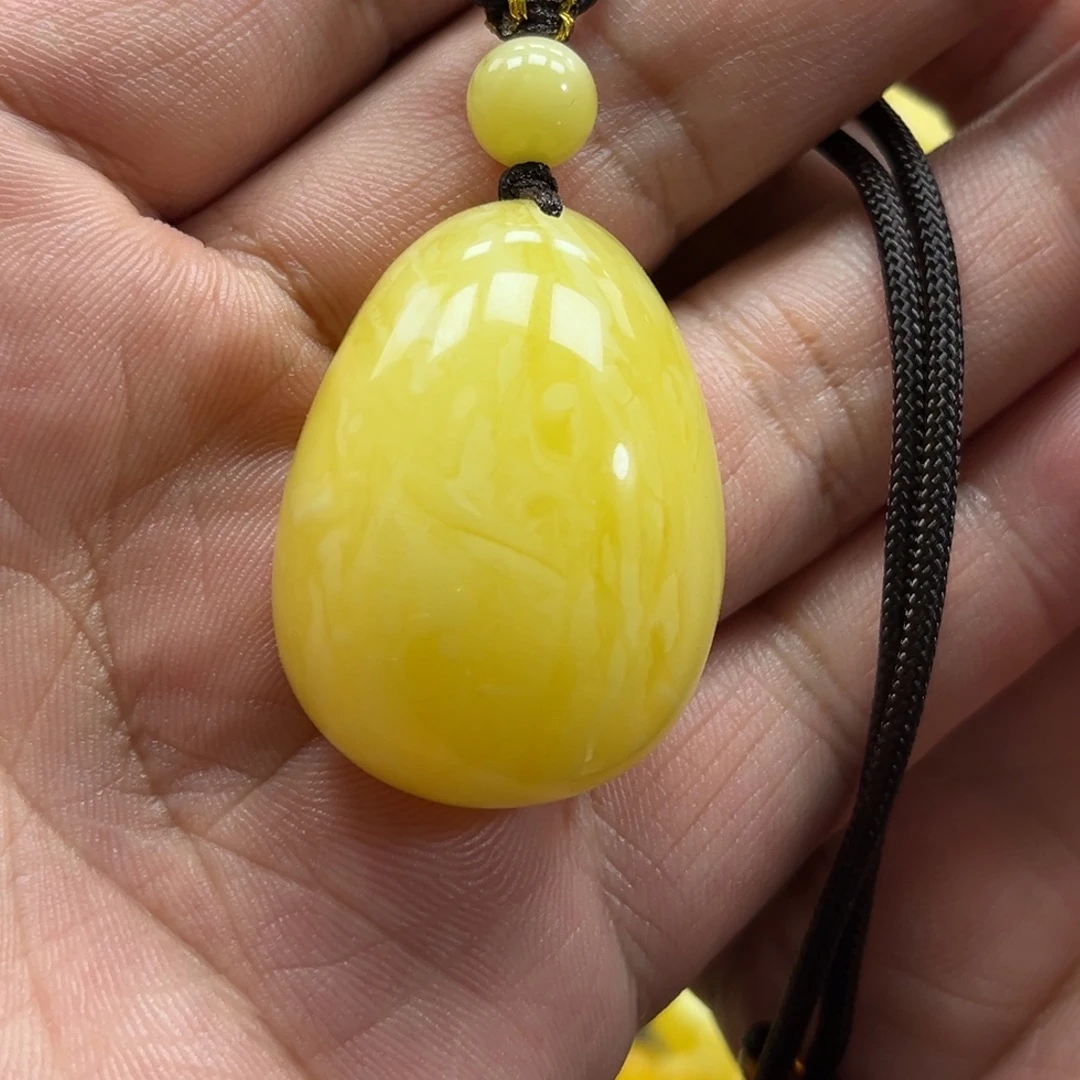 蜜蜡未镶嵌珠宝奇石