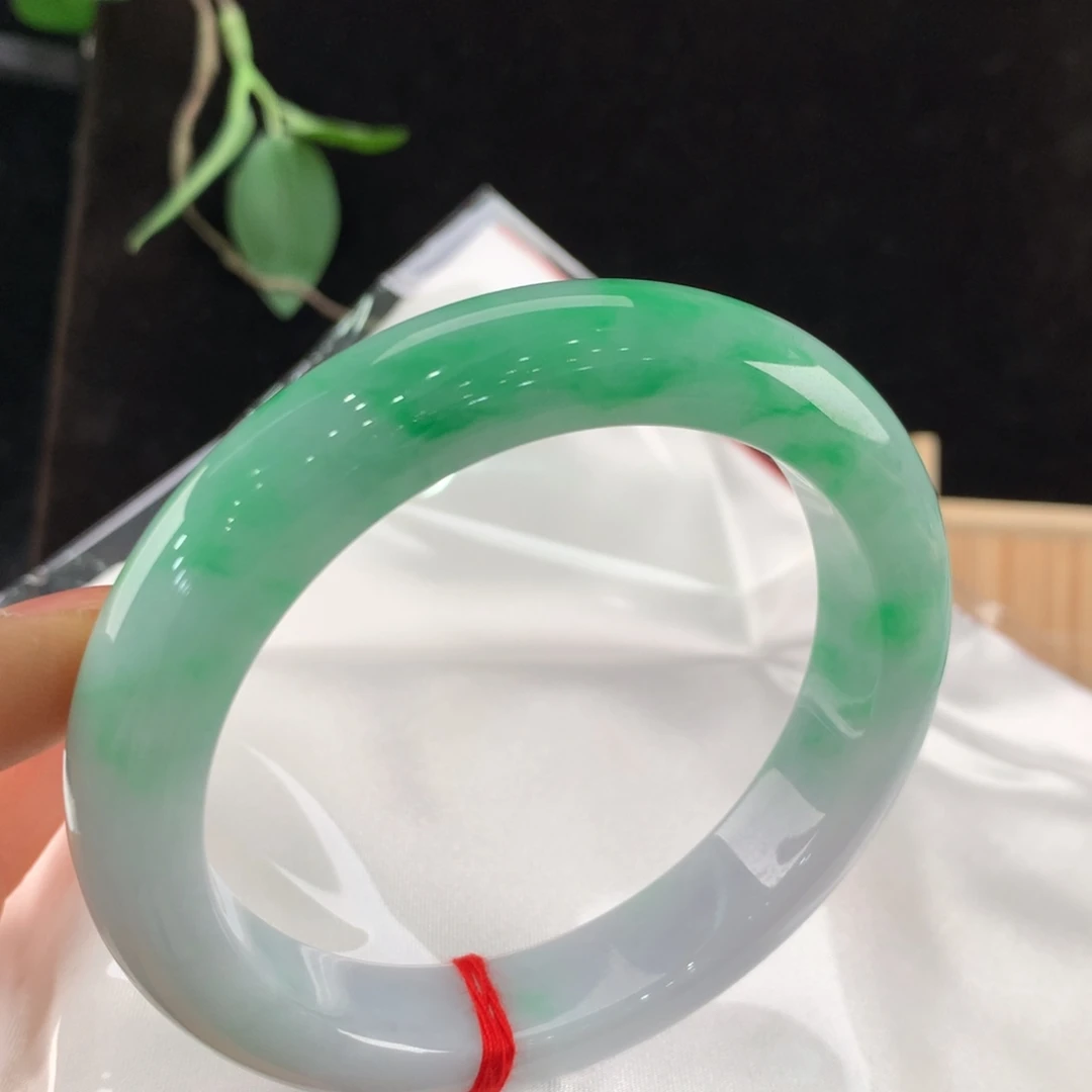 翡翠手镯未镶嵌111-0240
