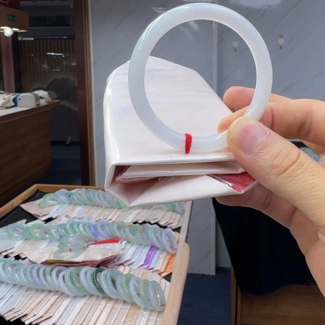 翡翠未镶嵌手镯翡翠