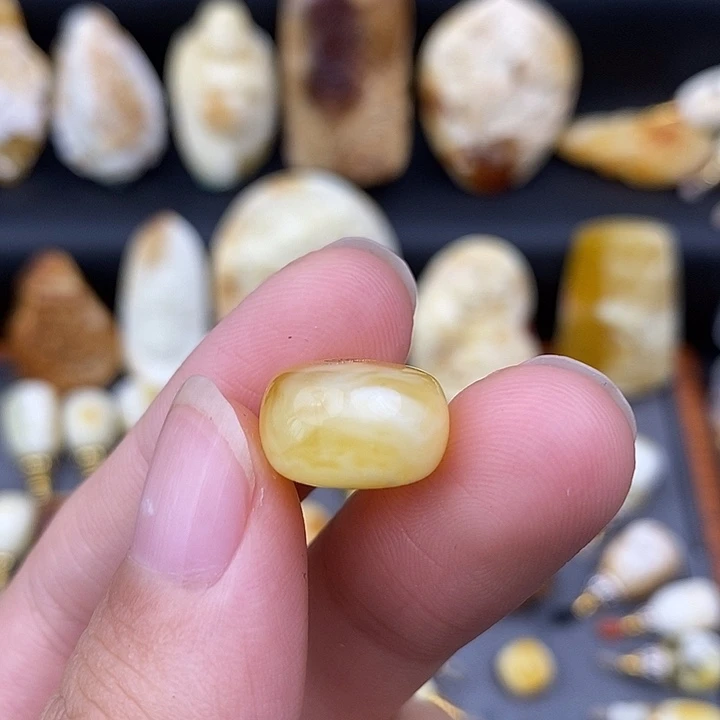 裸石琥珀未镶嵌14微瑕b580