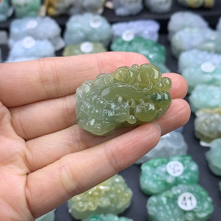 翡翠未镶嵌颈饰天然缅甸A货翡翠貔貅吊坠