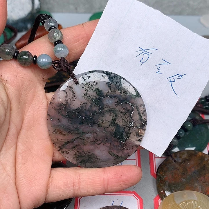 雨***都玛瑙/玉髓未镶嵌颈饰